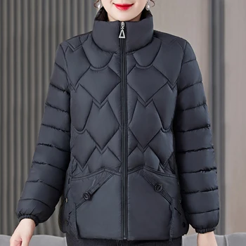 Женское ватное пальто, Зимние куртки 2023 года, Новые толстые теплые короткие парки на молнии с воротником-стойкой, женская одежда среднего возраста